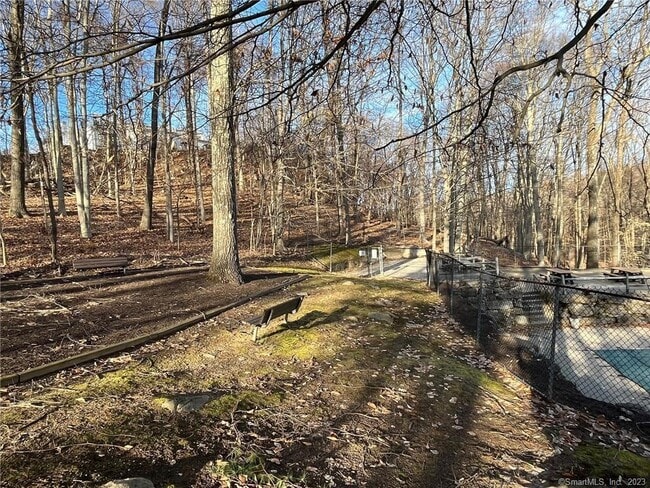 Building Photo - 7 Eden Ct