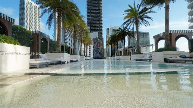 Building Photo - 801 S Miami Ave