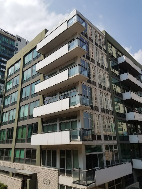 Building Photo - 650 W Wayman St