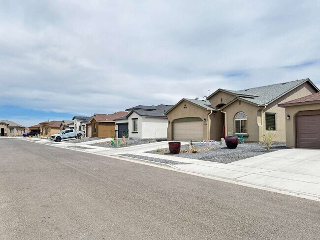 Building Photo - You Found a Nearly New Home For Rent!