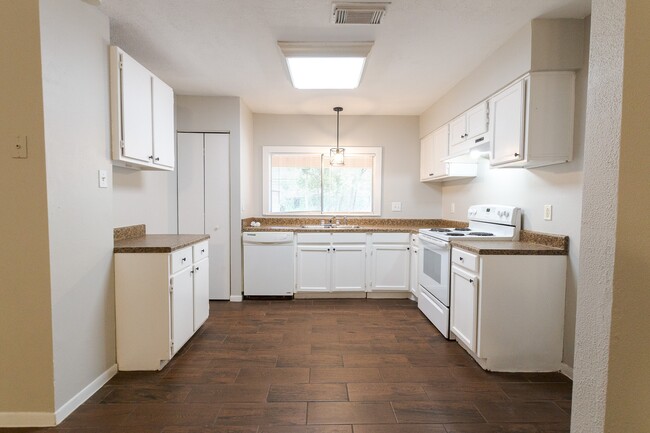 Building Photo - 1603 N Red Cedar Cir