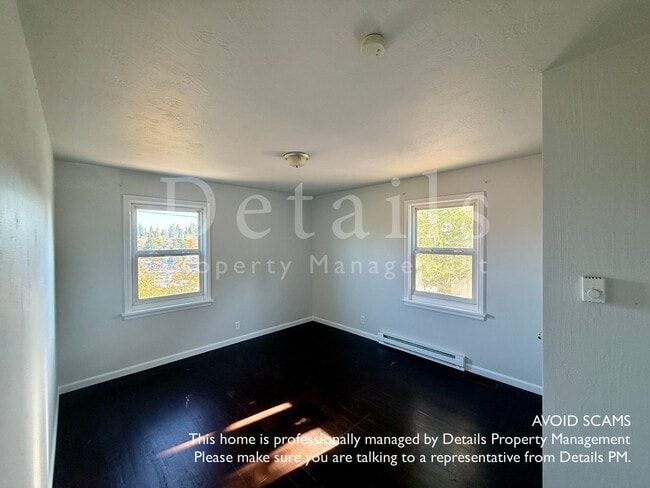 Building Photo - 5 Bedroom 2 Story With Basement!