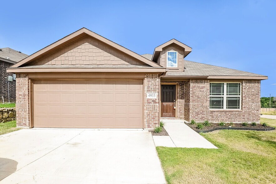Primary Photo - 4933 Lemon Grove Dr