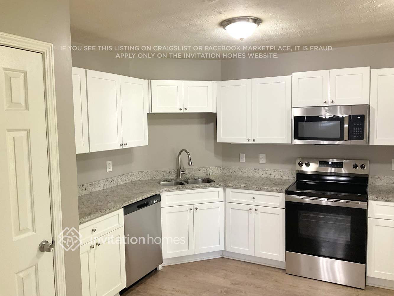 Building Photo - 2318 Sandspring Dr SW