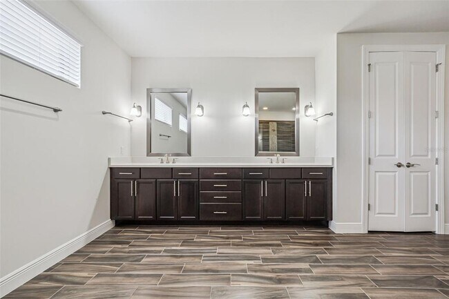 Building Photo - 10819 Savona Way
