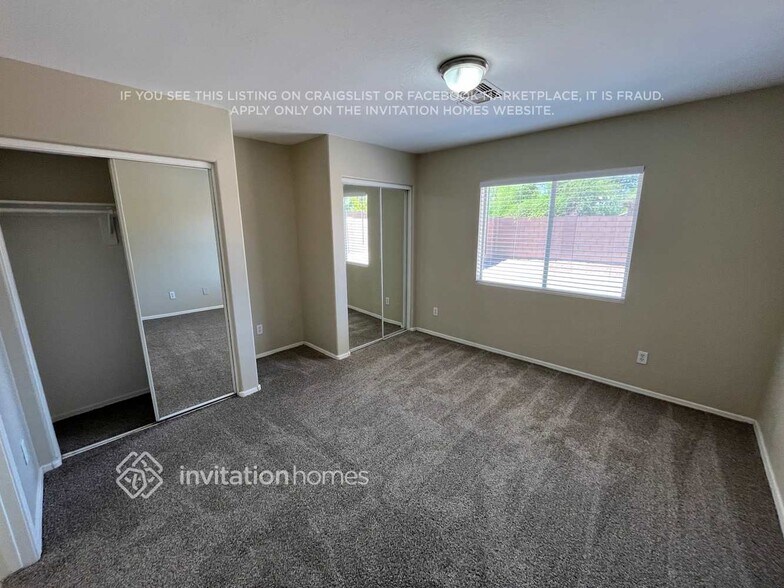 Building Photo - 12924 N Primrose St