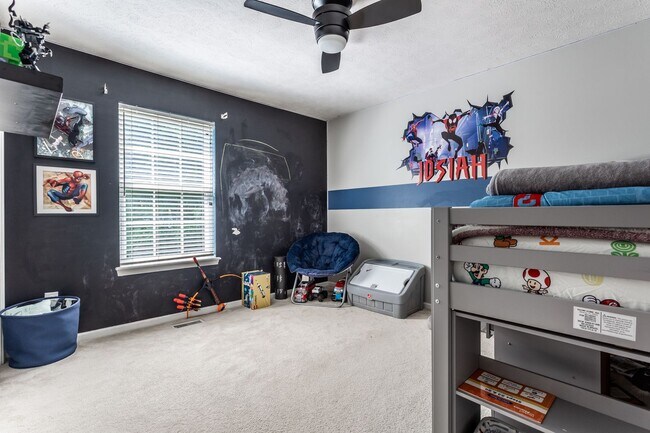 Building Photo - Spacious 5-Bed Home with In-Law Suite, Fin...