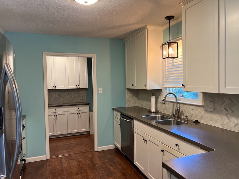 Building Photo - 100 Jackie Ave