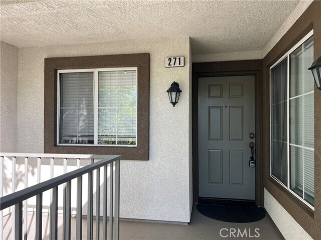 Building Photo - 271 Chaumont Cir