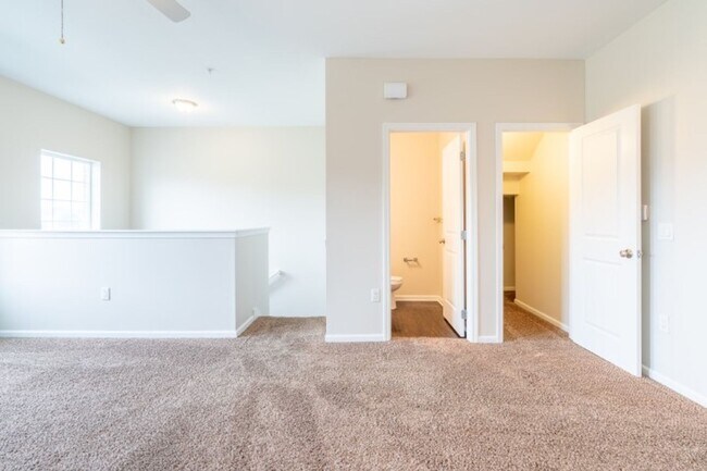 Building Photo - Huge, Open Floor Plan Townhome for RENT at Johnston Common Brownstones!