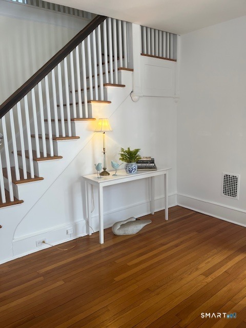 Building Photo - 1426 Stratfield Rd