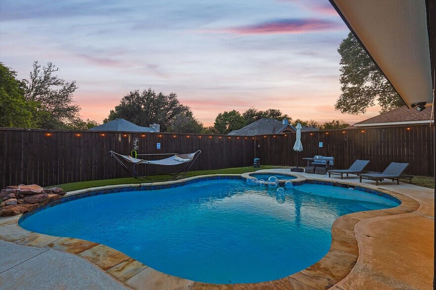 Building Photo - 1101 Homestead St