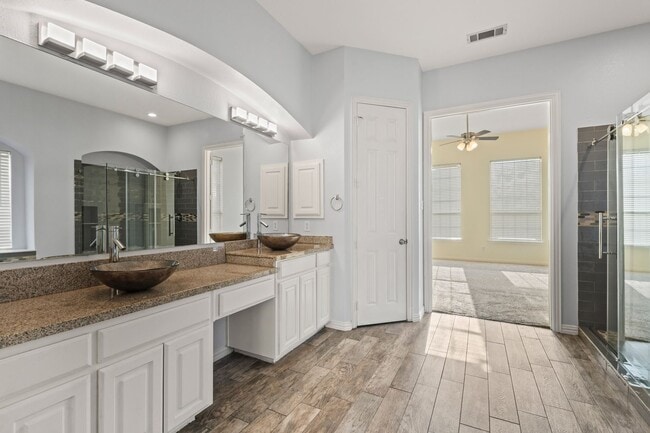 Building Photo - Stunning 4-Bedroom Rental Home with office...