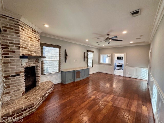 Building Photo - 519 E Stuart Ave