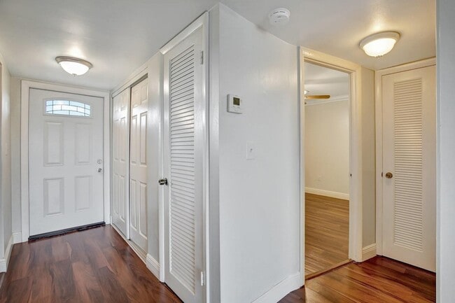 Building Photo - 8225 Sunrise Lakes Dr N