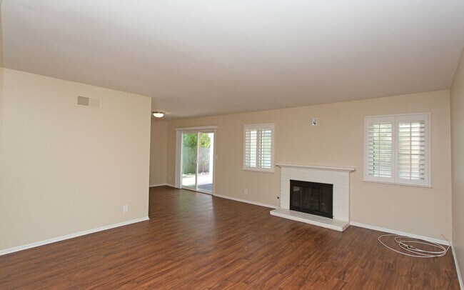 Building Photo - Beautiful 3 Bedroom Carlsbad Home!