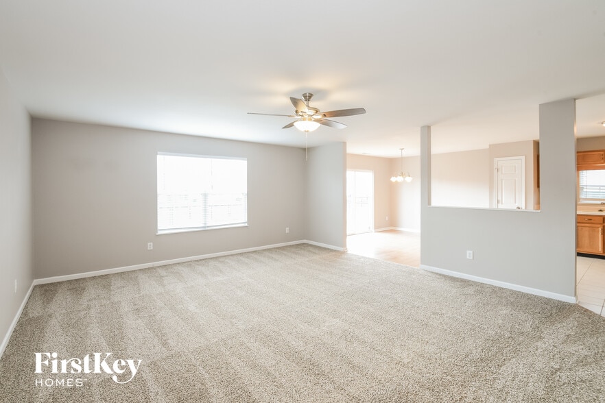 Building Photo - 2334 Layton Park Dr