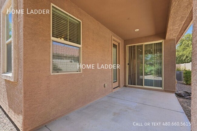 Building Photo - 3234 E Dogwood Pl