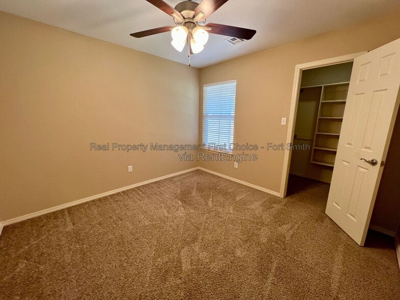 Building Photo - 507 Ridge Point Dr