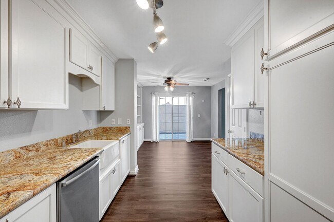 Building Photo - Stunning Summerlin Townhome!