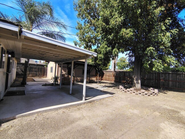 Building Photo - 1806 Enslen Ave