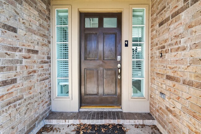 Building Photo - 17711 Shelby Oaks Cir