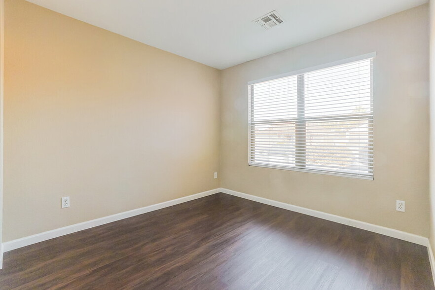 Building Photo - 8505 E Meseto Ave