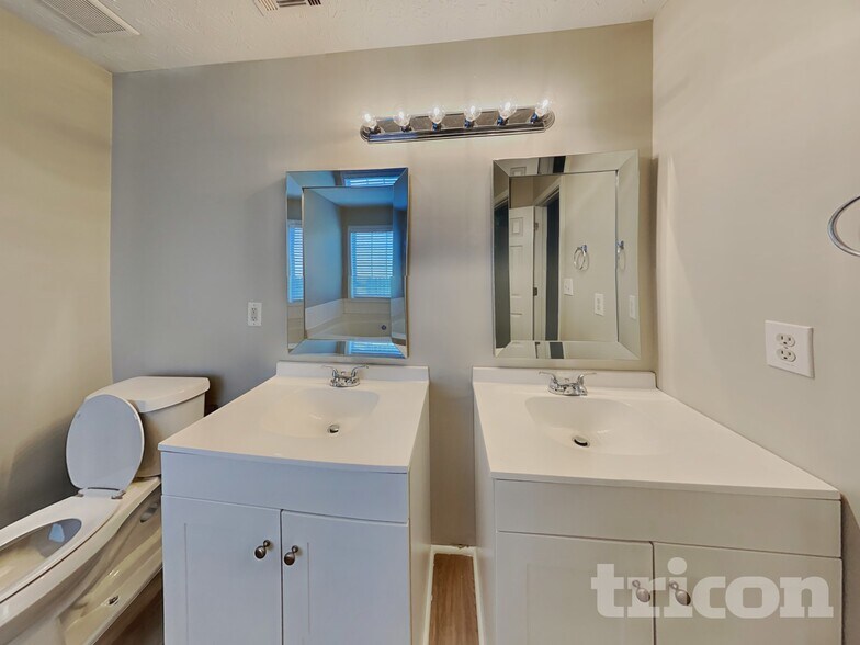 Building Photo - 1168 Olde Hinge Way