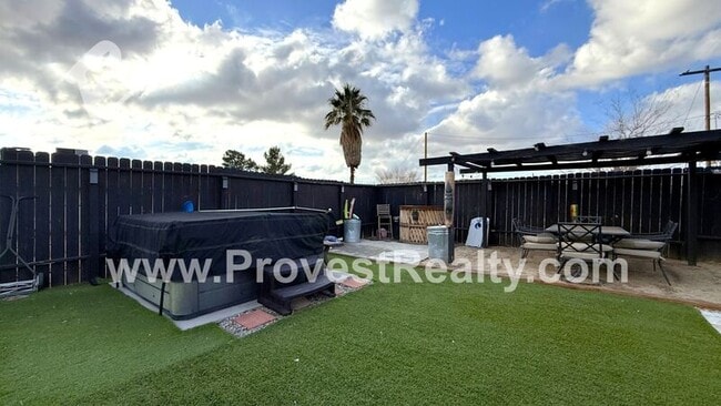 Building Photo - 15577 Tacony Rd