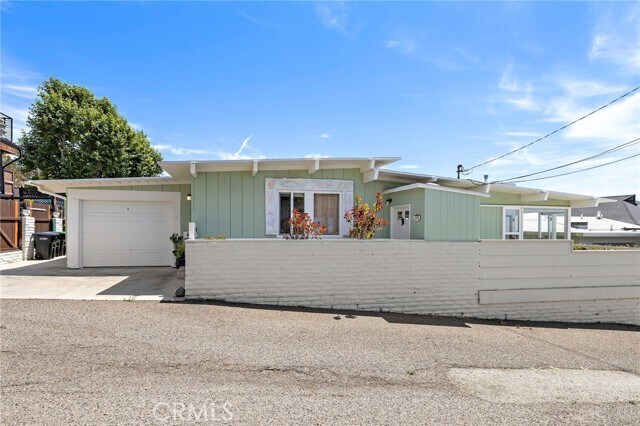 Building Photo - 31674 Seacove Dr