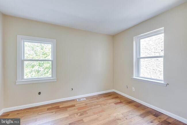 Building Photo - 662 N 33rd St