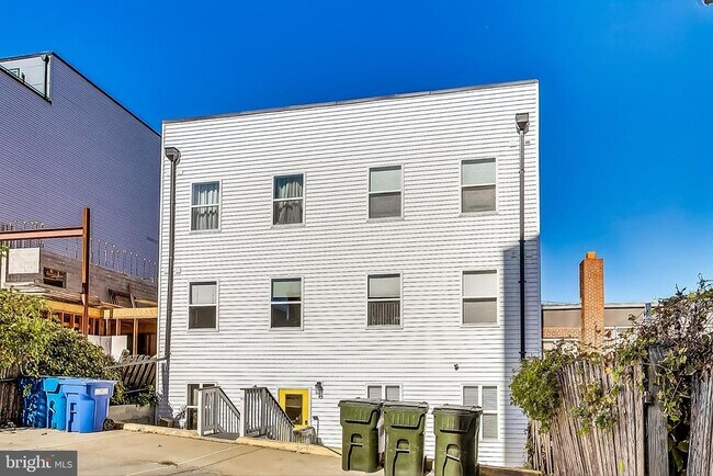 Building Photo - 2221 M St NE