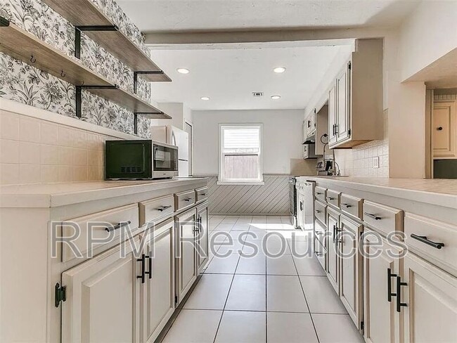 Building Photo - 1705 Carlisle Rd