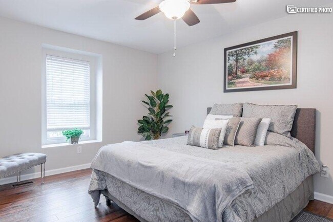 Building Photo - Charming Christiansburg Home