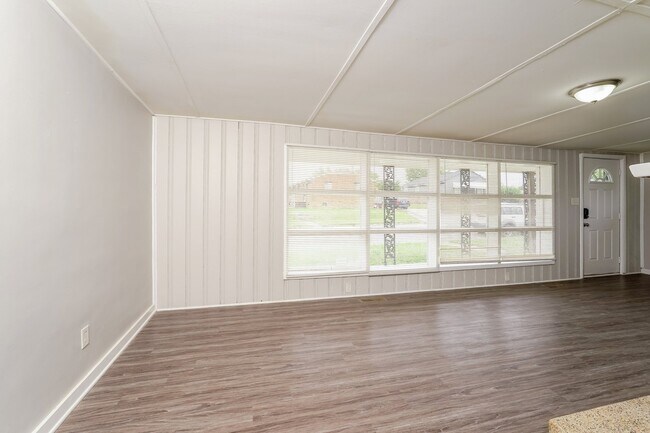 Building Photo - 1014 Arbor Dr