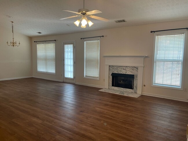 Building Photo - 3-Bedroom Ranch in Central Gwinnett