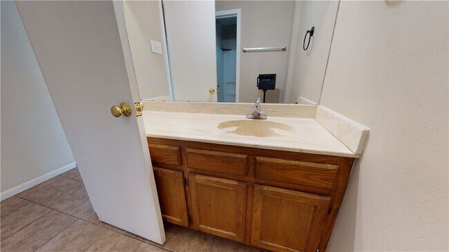 Building Photo - 1207 Lawyer St