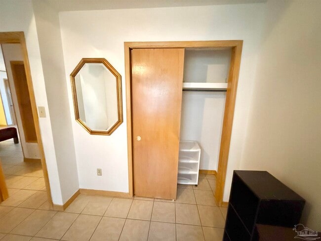 Building Photo - 1469 E Johnson Ave