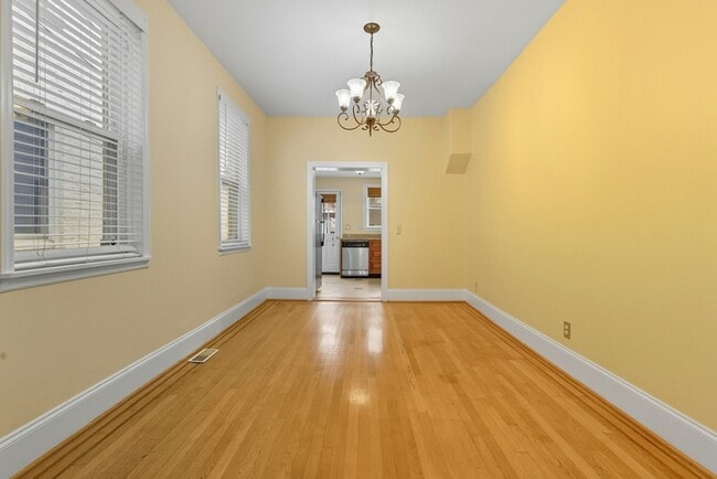 Building Photo - 1112 S Bouldin St