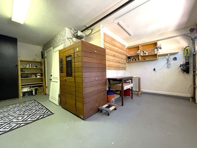 Building Photo - Custom 3-Bed, 2.5 -Bath Retreat with Luxury Features in Reseda