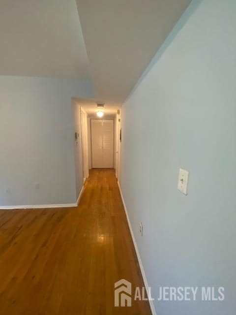 Building Photo - 1105 N Oaks Blvd