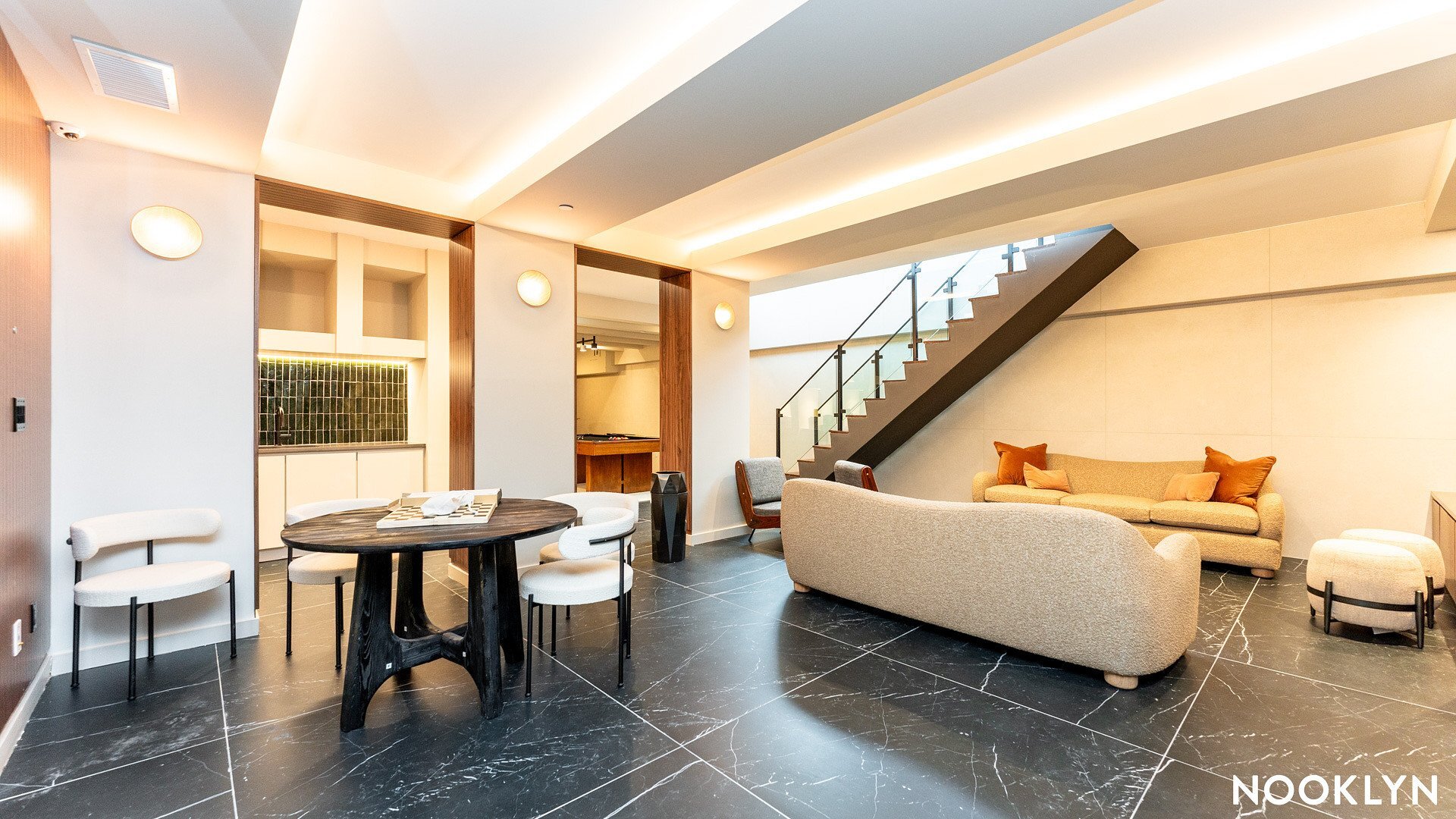 Building Photo - 654 Madison St