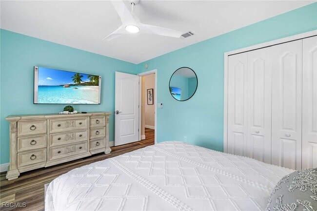 Building Photo - 2307 SW 40th St