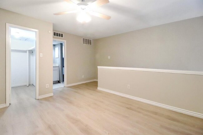Building Photo - 5929 Queensloch Dr
