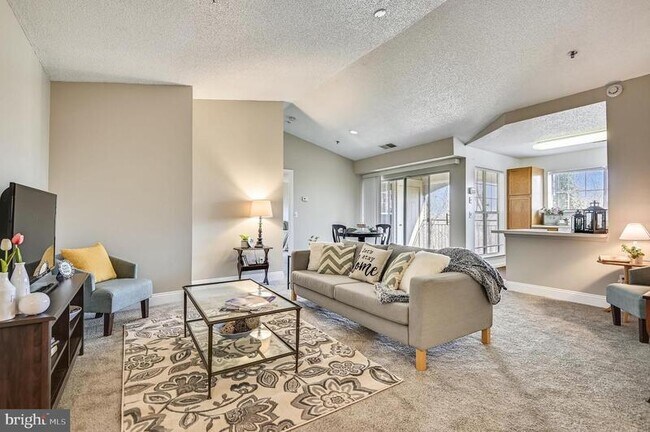 Primary Photo - 45 Ashlar Hill Ct