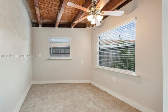 Building Photo - 8881 SW 21st St