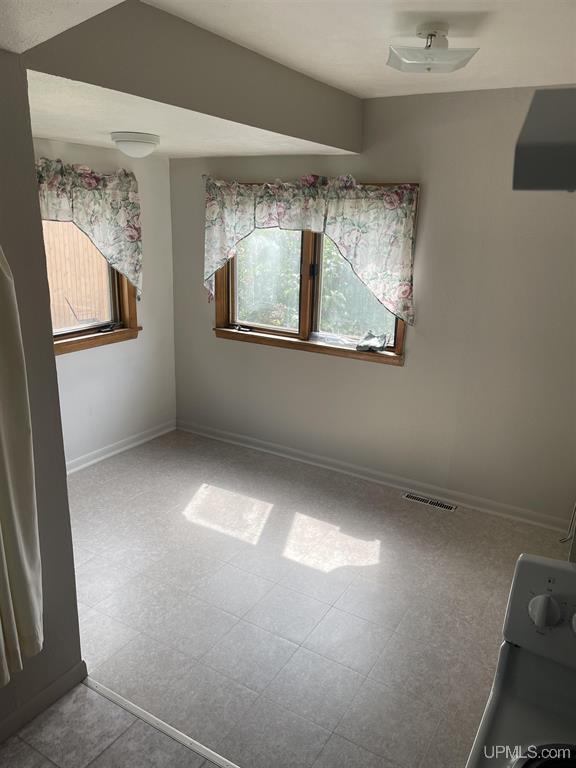 Building Photo - 710 W Superior St