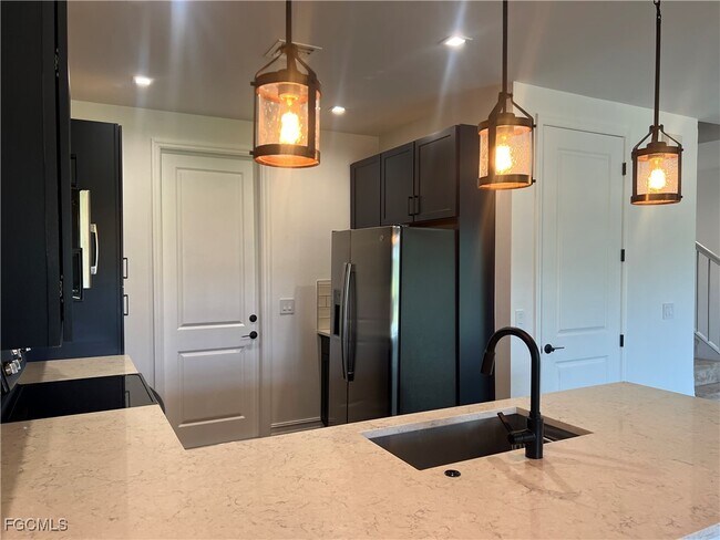 Building Photo - 7584 Carnegie Way