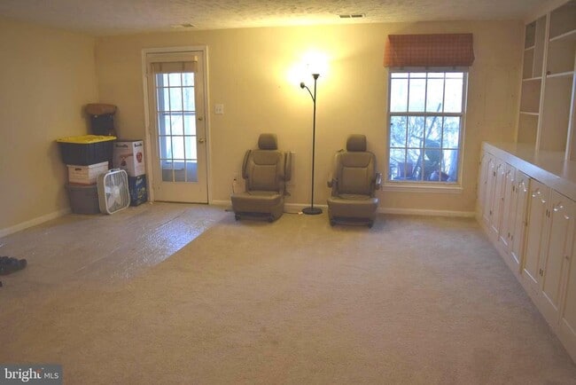 Building Photo - 1549 Autumn Ridge Cir