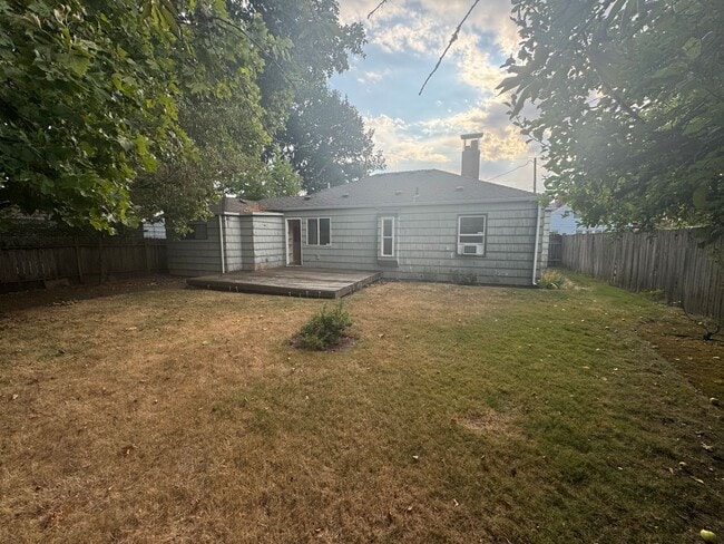 Building Photo - Available Now! 3 Bedroom Home Near OSU – $2,295/month